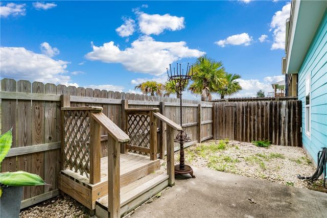 225 Port Lavaca St, Port Aransas, TX 78373