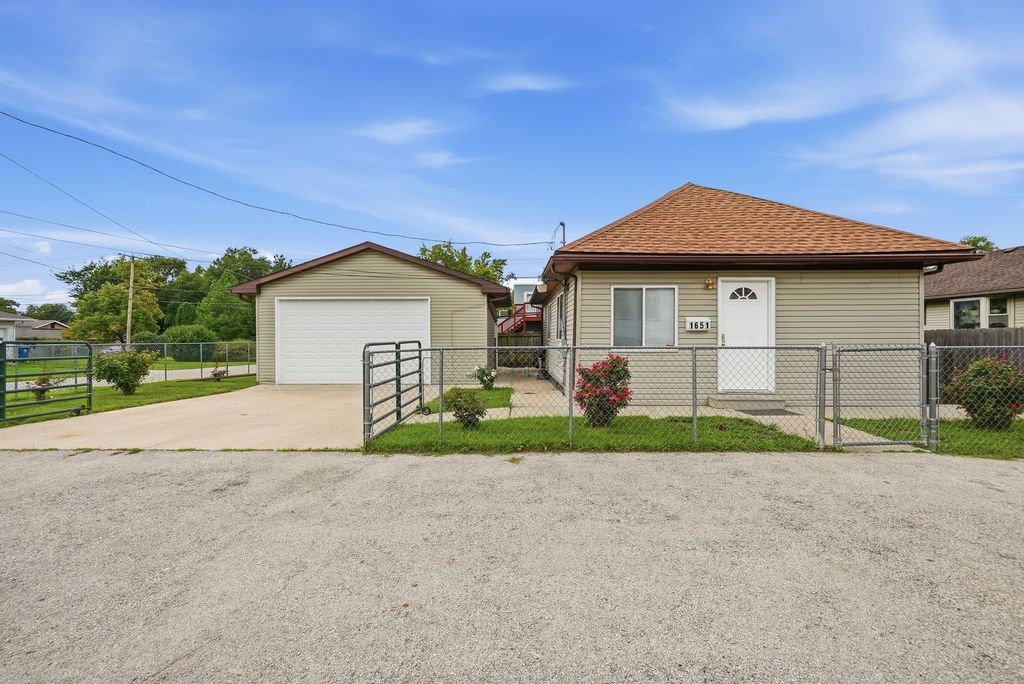 1651 Elgin Avenue, Joliet, IL 60432