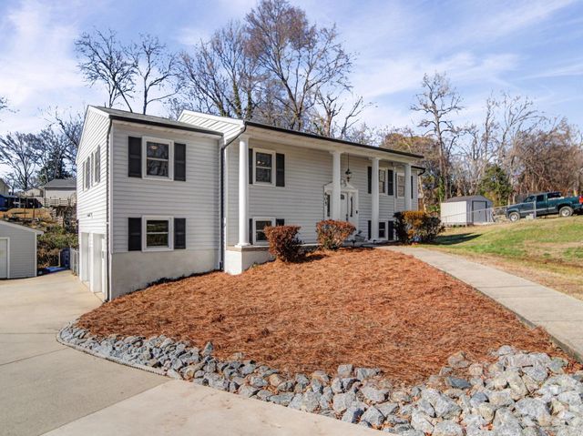 605 Spring Street, Mount Holly, NC 28120