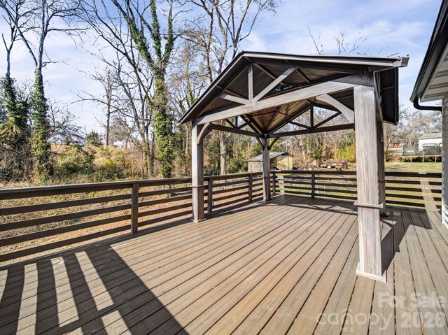 605 Spring Street, Mount Holly, NC 28120