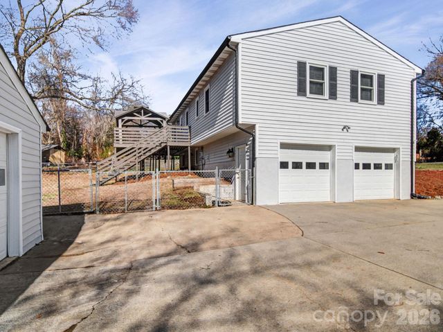 605 Spring Street, Mount Holly, NC 28120