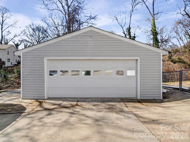 605 Spring Street, Mount Holly, NC 28120