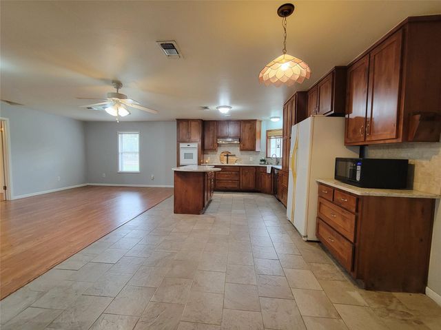 1208 Prairie Creek RD, Granite Shoals, TX 78654