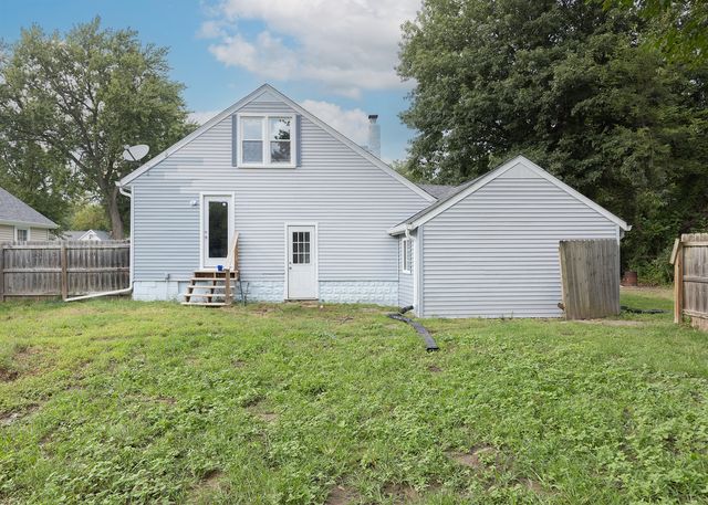 5320 33rd Avenue, Moline, IL 61265
