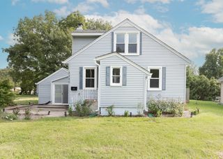 5320 33rd Avenue, Moline, IL 61265