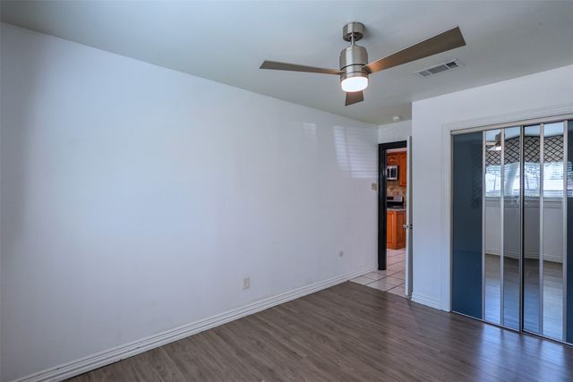 733 Thersa Drive, River Oaks, TX 76114