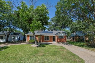 733 Thersa Drive, River Oaks, TX 76114