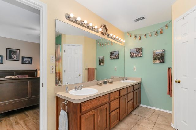 601 Westmeadow Drive, Cleburne, TX 76033