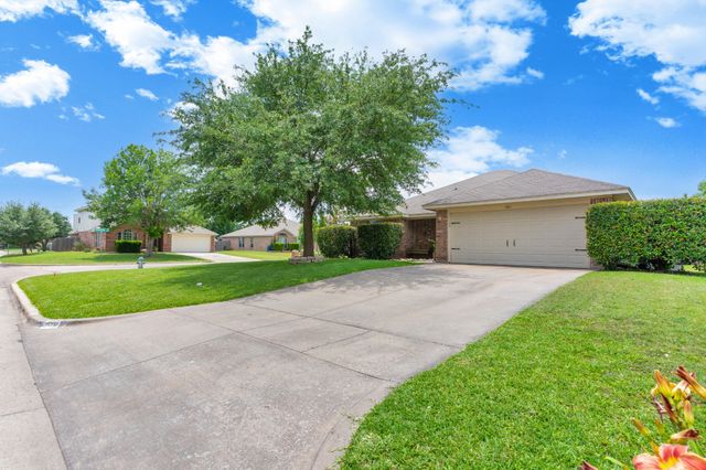 601 Westmeadow Drive, Cleburne, TX 76033