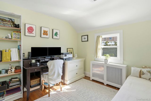 4 Dupont Avenue, White Plains, NY 10605