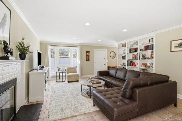 4 Dupont Avenue, White Plains, NY 10605