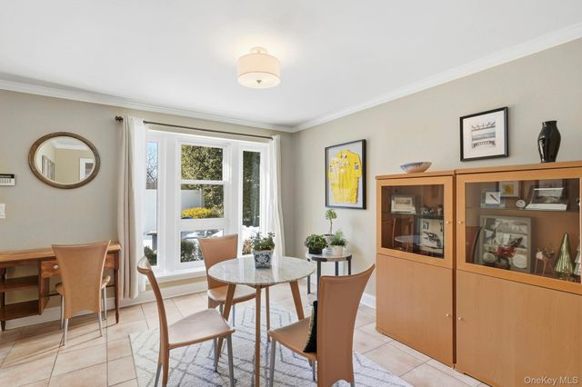 4 Dupont Avenue, White Plains, NY 10605