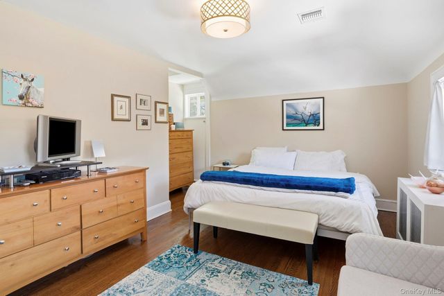 4 Dupont Avenue, White Plains, NY 10605