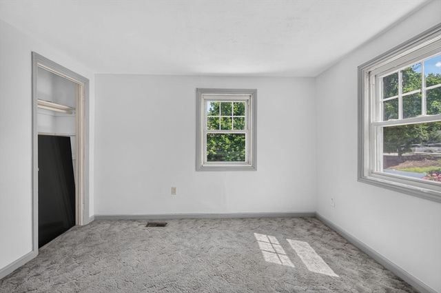 80 Stevens St, Andover, MA 01810