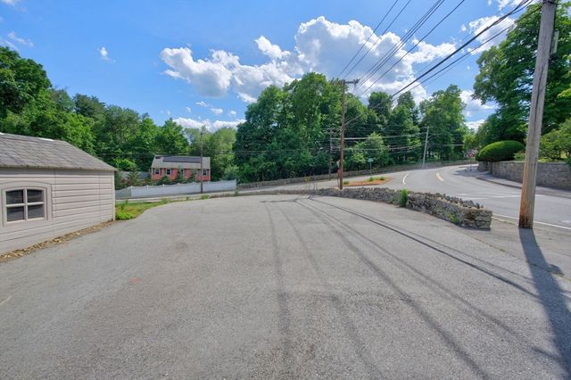 80 Stevens St, Andover, MA 01810