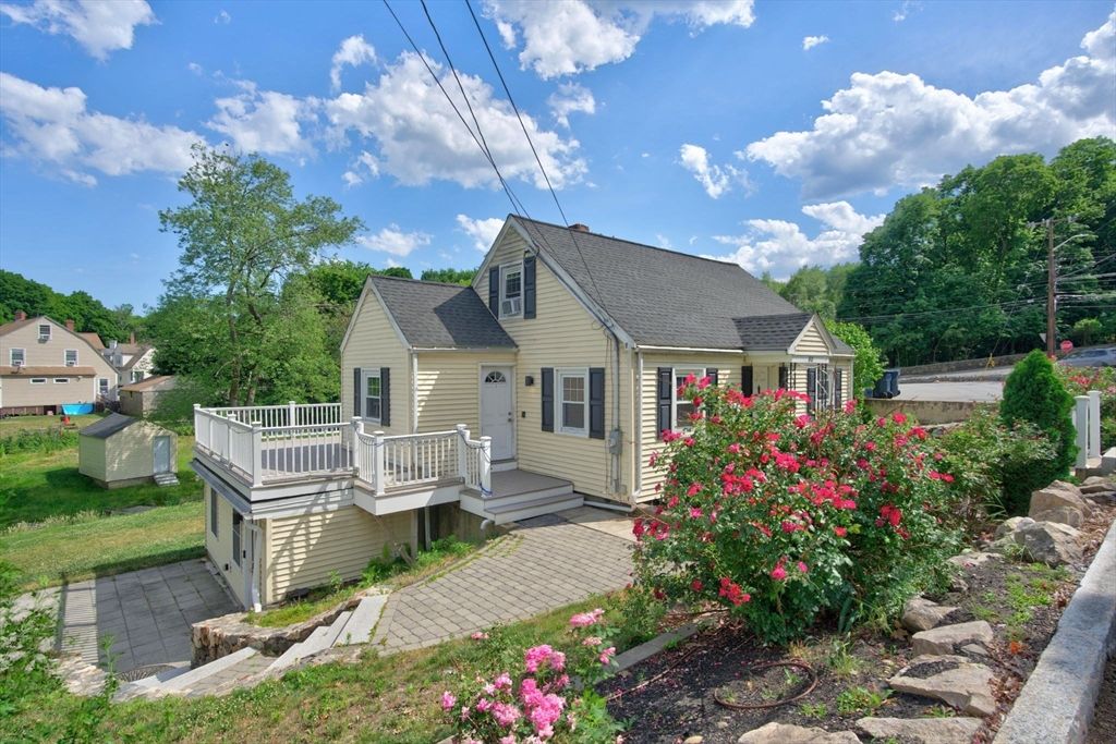 80 Stevens St, Andover, MA 01810