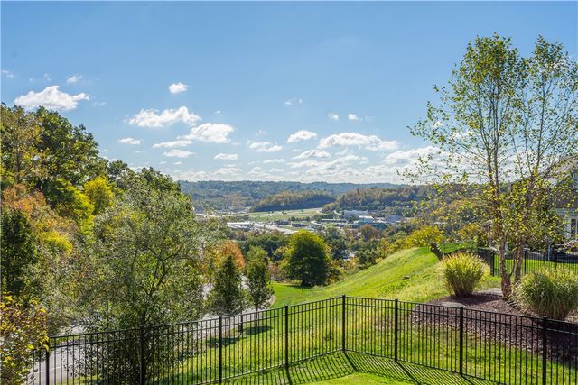 1098 Gromwell, South Fayette, PA 15017