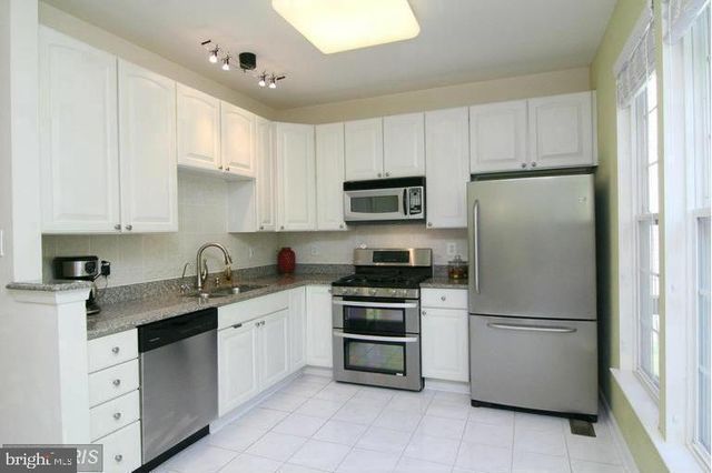 8886 PAPILLON DR, Ellicott City, MD 21043