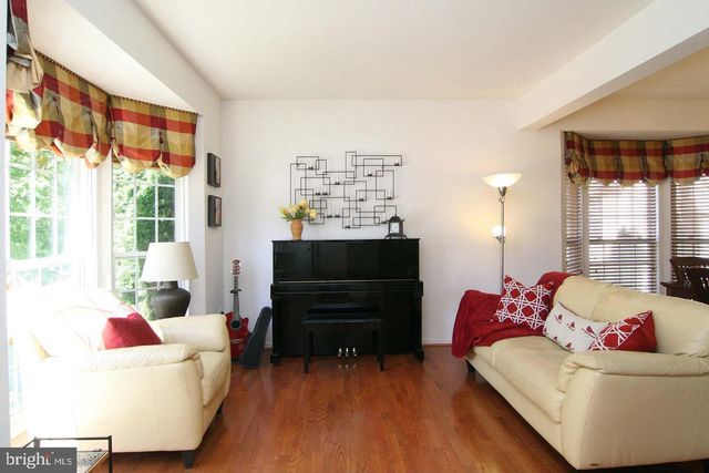 8886 PAPILLON DR, Ellicott City, MD 21043
