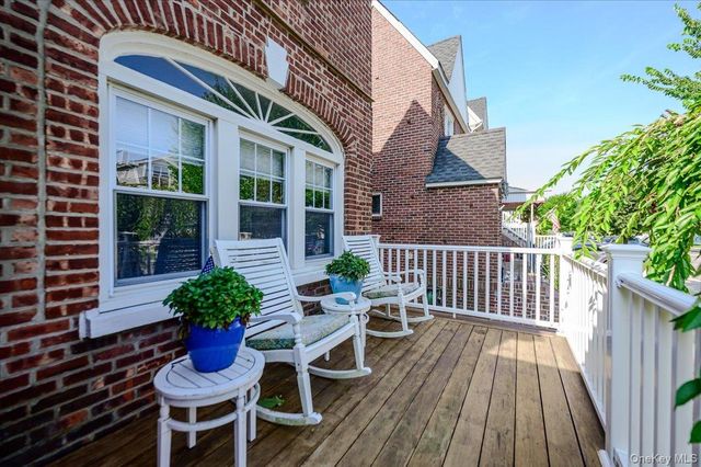 516 W Market Street, Long Beach, NY 11561