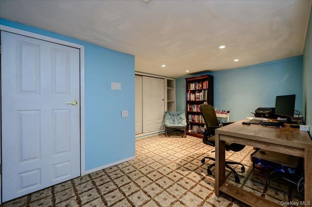 516 W Market Street, Long Beach, NY 11561