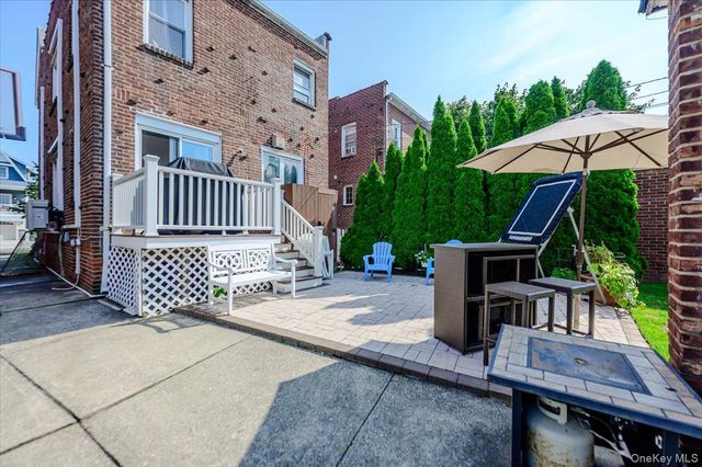 516 W Market Street, Long Beach, NY 11561