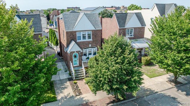 516 W Market Street, Long Beach, NY 11561