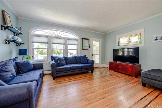516 W Market Street, Long Beach, NY 11561