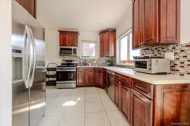 516 W Market Street, Long Beach, NY 11561