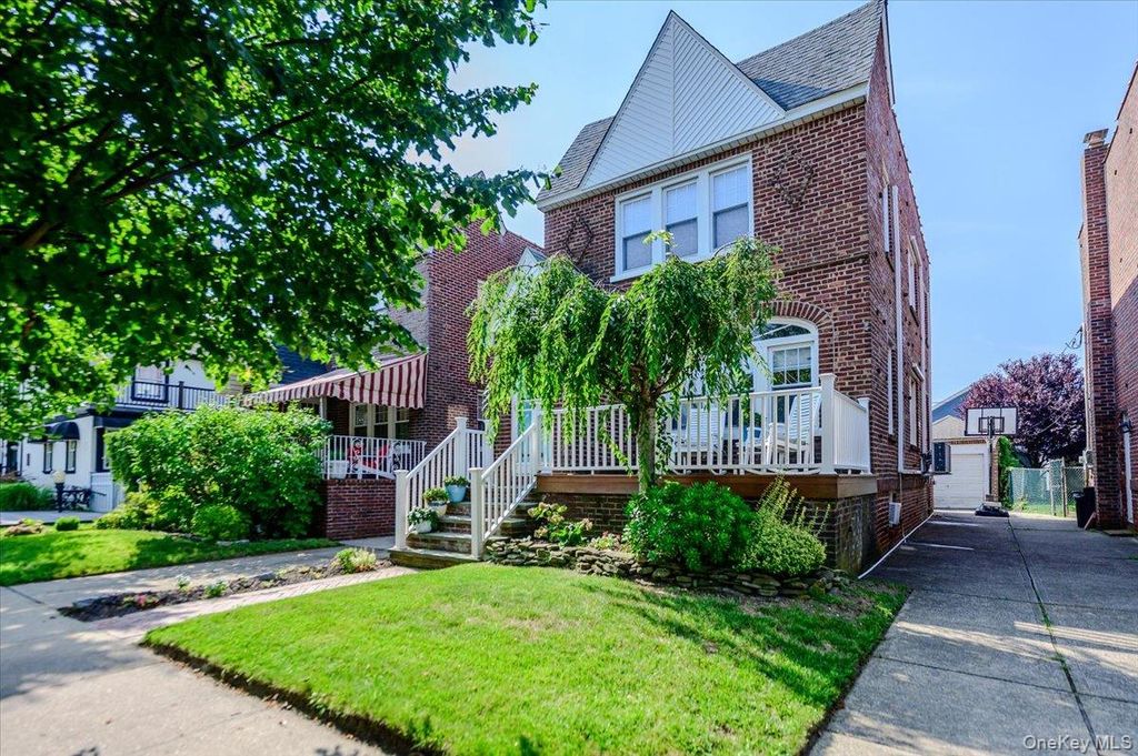 516 W Market Street, Long Beach, NY 11561