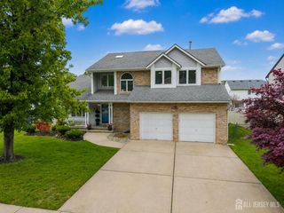 36 Lynn Court, North Brunswick, NJ 08902