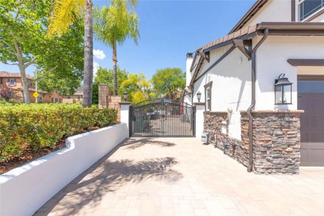 8128 Tender Way, Corona, CA 92883