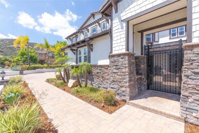 8128 Tender Way, Corona, CA 92883