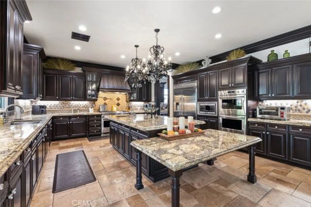 8128 Tender Way, Corona, CA 92883