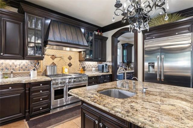 8128 Tender Way, Corona, CA 92883