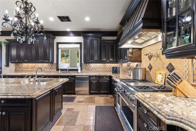 8128 Tender Way, Corona, CA 92883