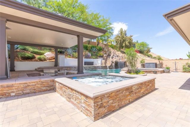 8128 Tender Way, Corona, CA 92883