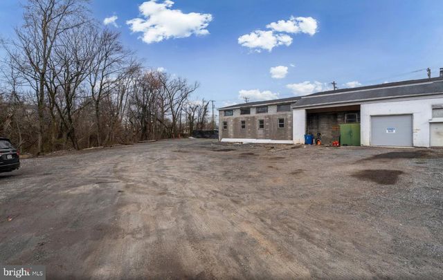 1923 OLD EASTERN AVE, Essex, MD 21221