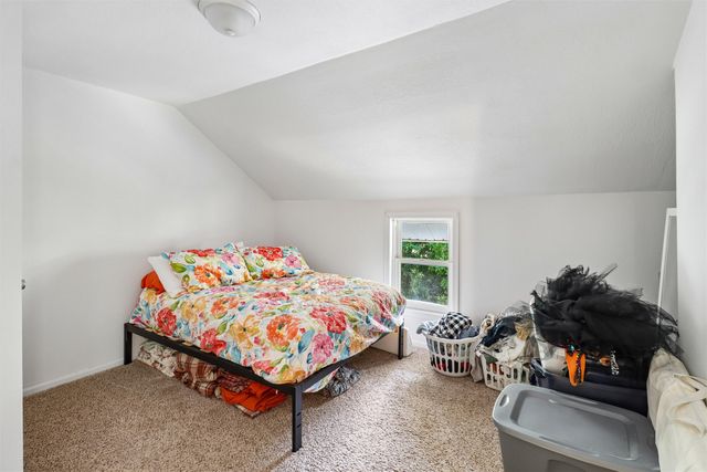 122 E Porter Avenue, Des Moines, IA 50315