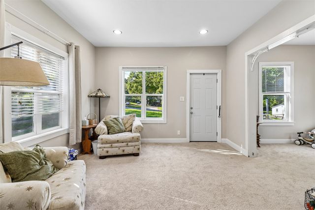 122 E Porter Avenue, Des Moines, IA 50315