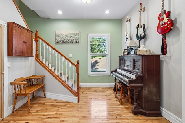 122 E Porter Avenue, Des Moines, IA 50315