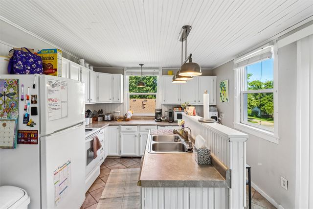 122 E Porter Avenue, Des Moines, IA 50315