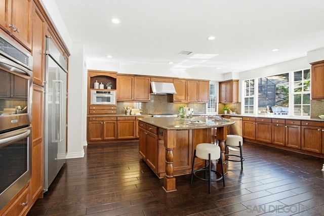 6626 Halite Pl, Carlsbad, CA 92009