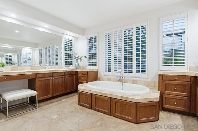 6626 Halite Pl, Carlsbad, CA 92009