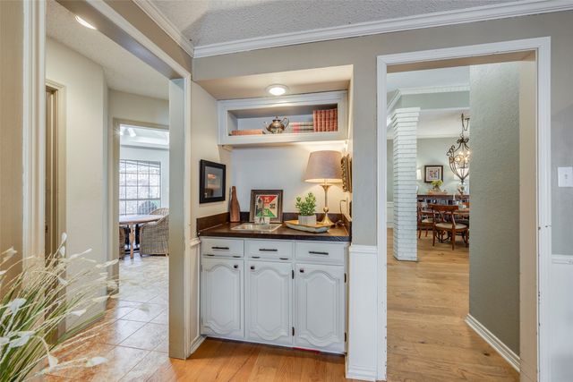 5105 Chad Drive, Arlington, TX 76017