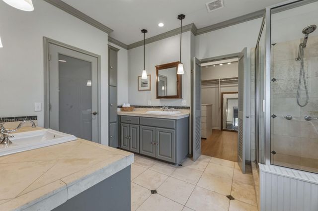 251 Goodnight TRL, Dripping Springs, TX 78620