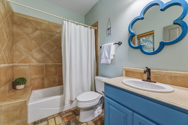 251 Goodnight TRL, Dripping Springs, TX 78620