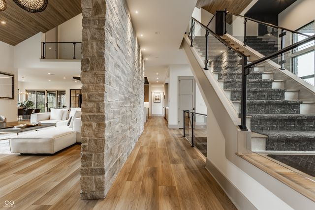 6870 Oldfields Lane, Zionsville, IN 46077