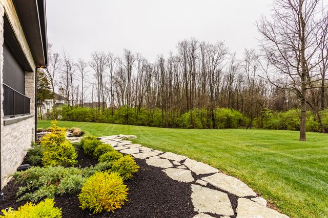 6870 Oldfields Lane, Zionsville, IN 46077