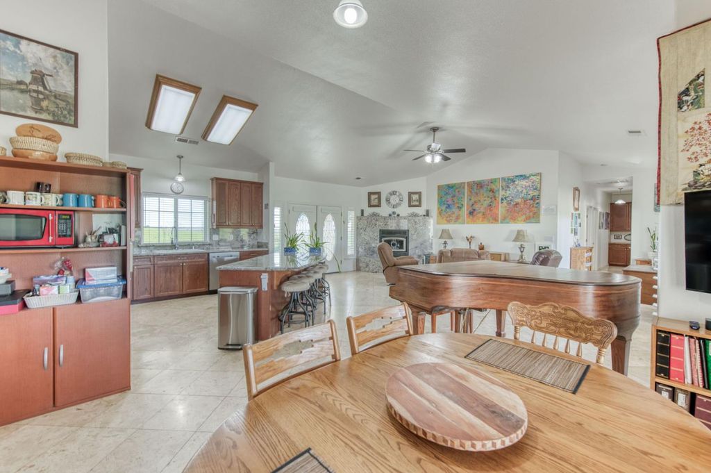 Image 16 of property listing at 34700 Willow Drive, Raymond, CA 93653